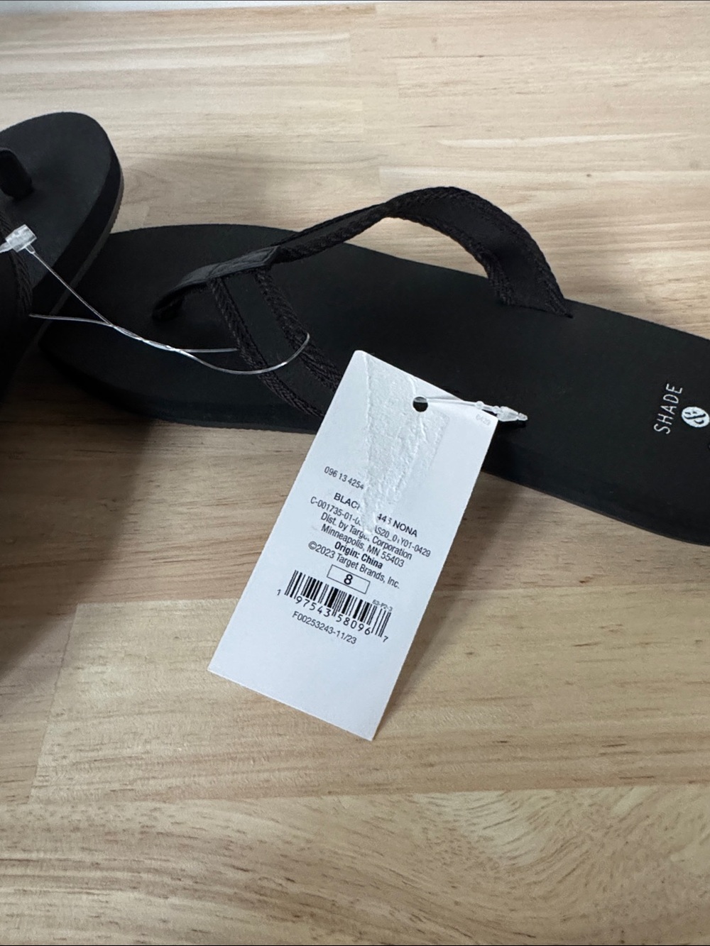 Shade & Shore Black Thong Flip Flops NWT - Picture 5 of 5